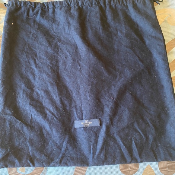 Valentino Garavani embroidered animal leather handbag - Picture 16 of 16